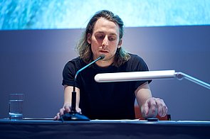 Christoph Szalay liest aus seinen Werken, Hintergrundprojektion von Octopus